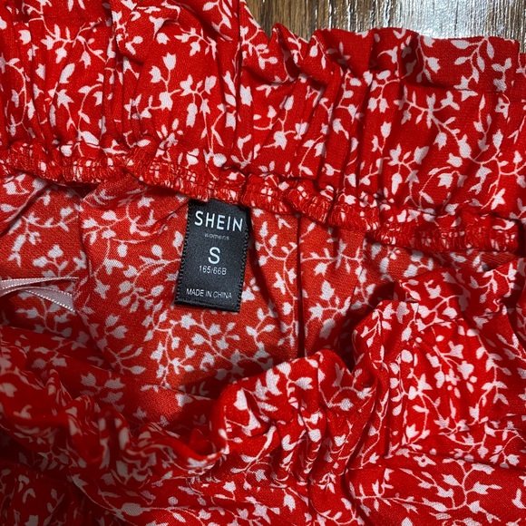Shein red floral set (skirt and crop top) size S - Picture 3 of 6